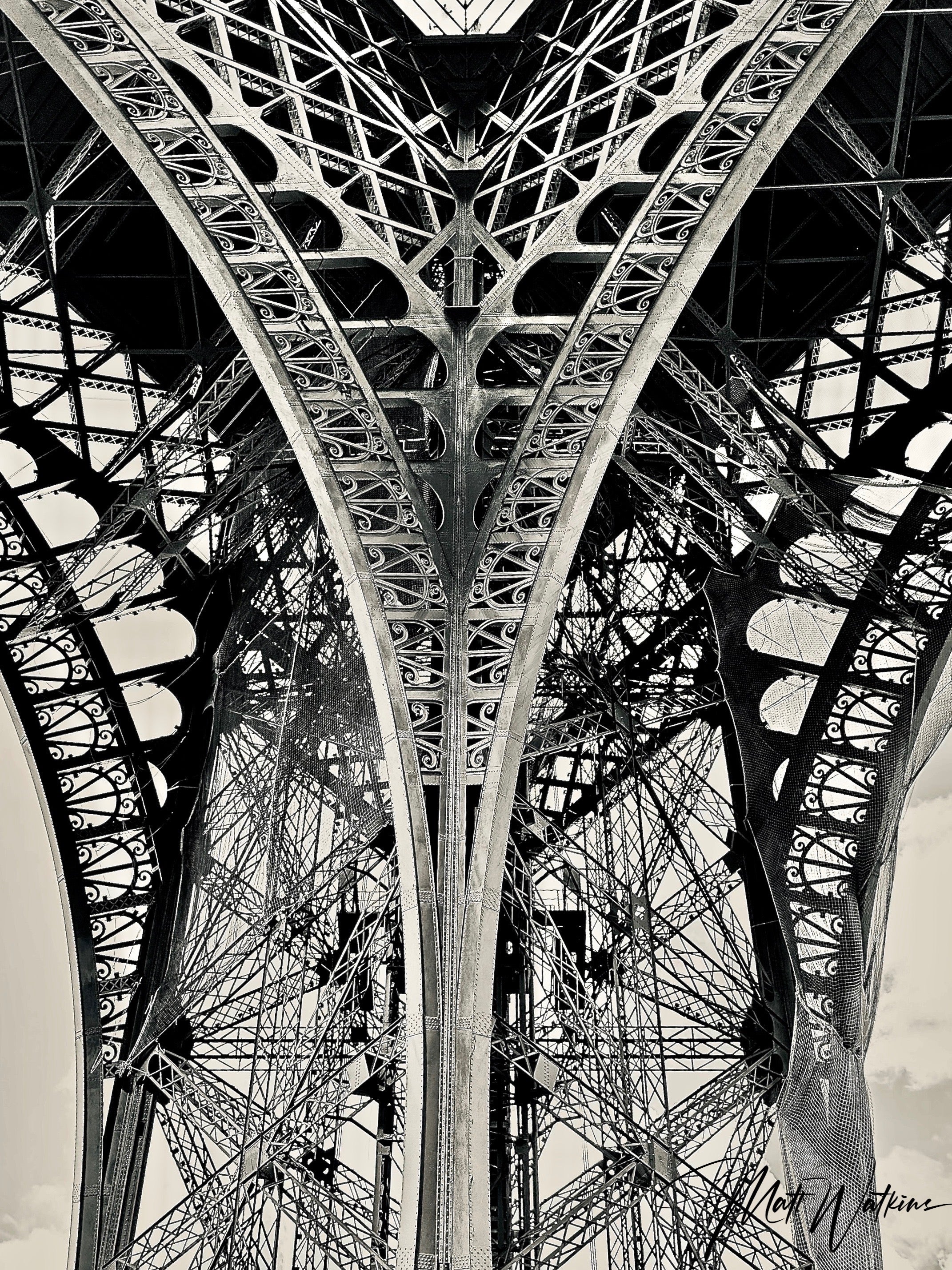 Eiffel Tower photo in black and white.